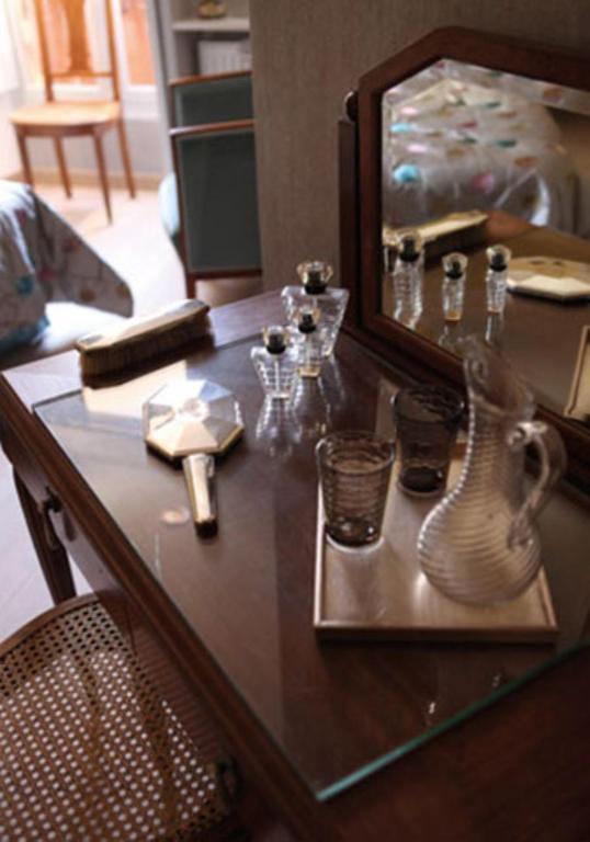 Chambres D'Hotes La Closerie Des Trois Marottes Bed and Breakfast Melun Rum bild